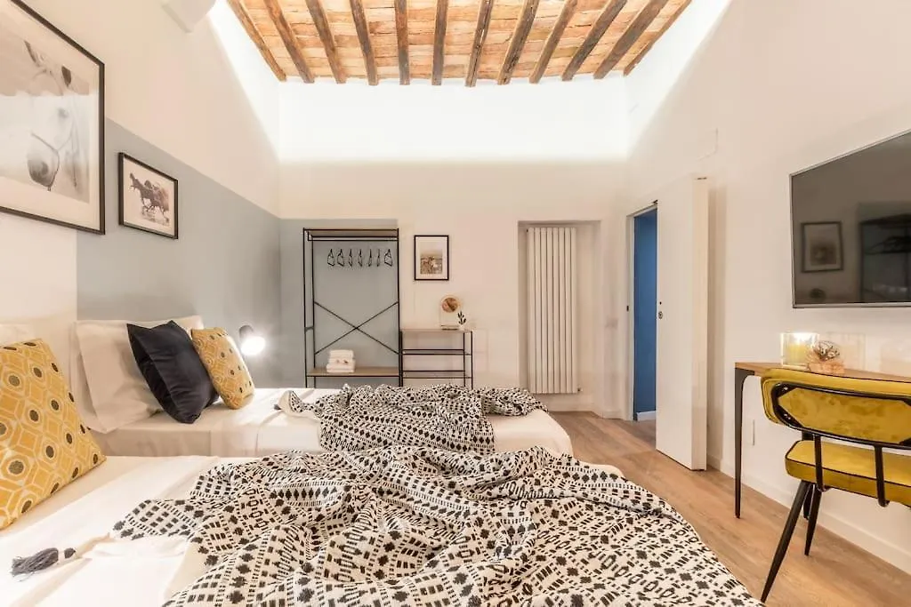Horse Apartment Nel Centro Di Siena